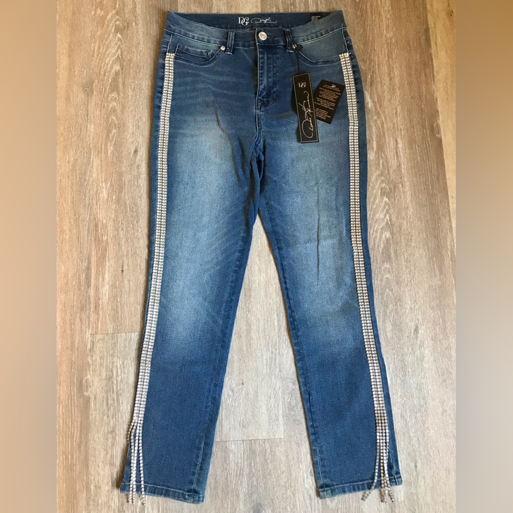 Gorgeous Rhinestone Embellished Jeans!! Designer DG2 Size 6 -NWT